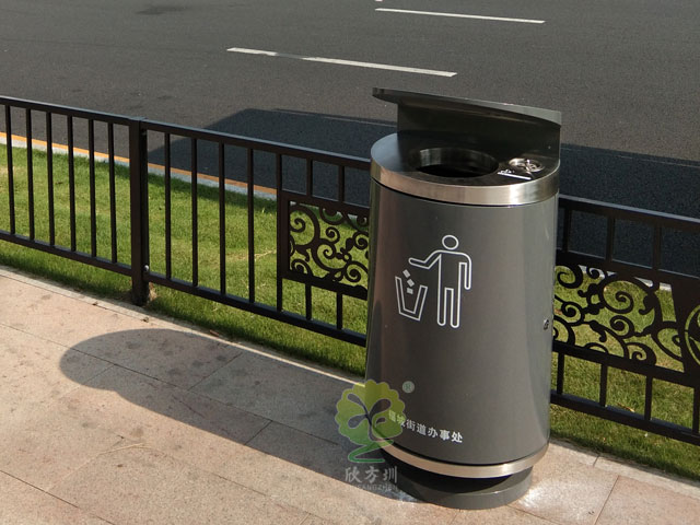 市政道路其他垃圾收集容器-其他垃圾桶戶外擺放實景圖